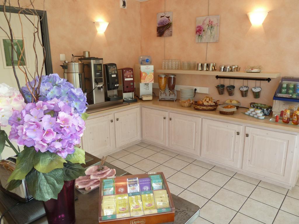 Hotel La Colombiere Cantal Massiac Εξωτερικό φωτογραφία