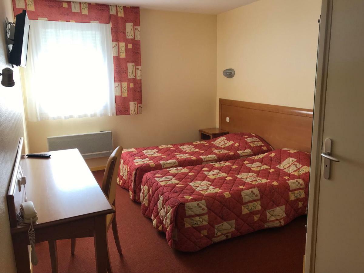 Hotel La Colombiere Cantal Massiac Εξωτερικό φωτογραφία