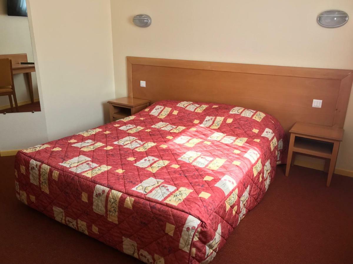 Hotel La Colombiere Cantal Massiac Εξωτερικό φωτογραφία
