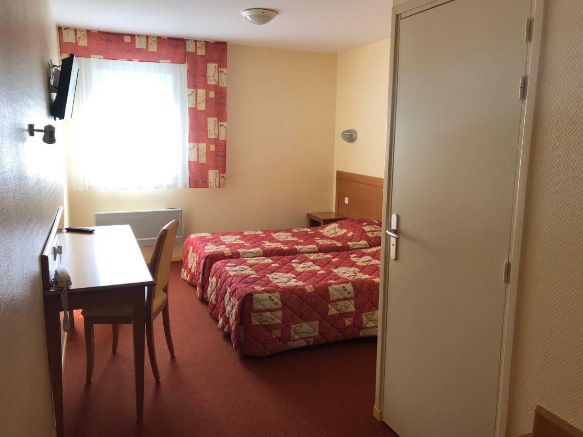 Hotel La Colombiere Cantal Massiac Εξωτερικό φωτογραφία