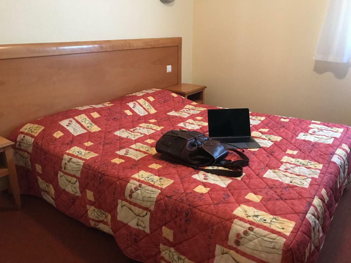 Hotel La Colombiere Cantal Massiac Εξωτερικό φωτογραφία